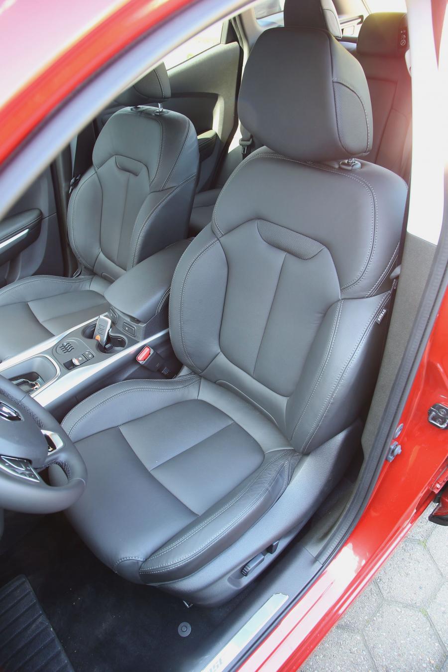  Renault Kadjar Bose 2015 года  (фото 13 из 27)
